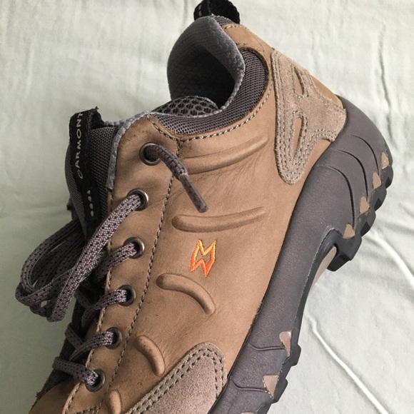 Women's Garmont hiking shoes, size 8. - Picture 5 of 14